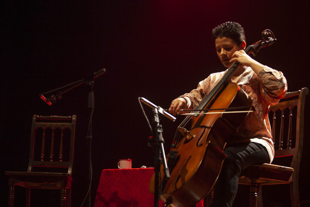 29.06.23: Espetáculo Casa de Villa do Porto Madero Duo no teatro do Centro Histórico-cultura Santa Casa em Porto Alegre. Foto Eduardo Seidl/Fototaxia